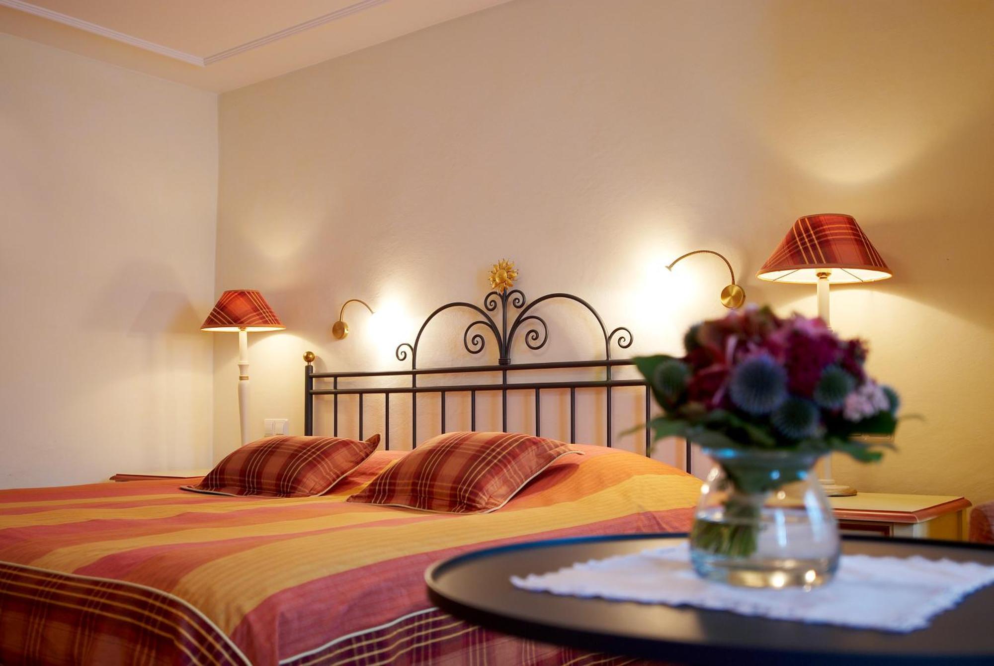 Hotel & Restaurant Sonne Кирхцартен Экстерьер фото